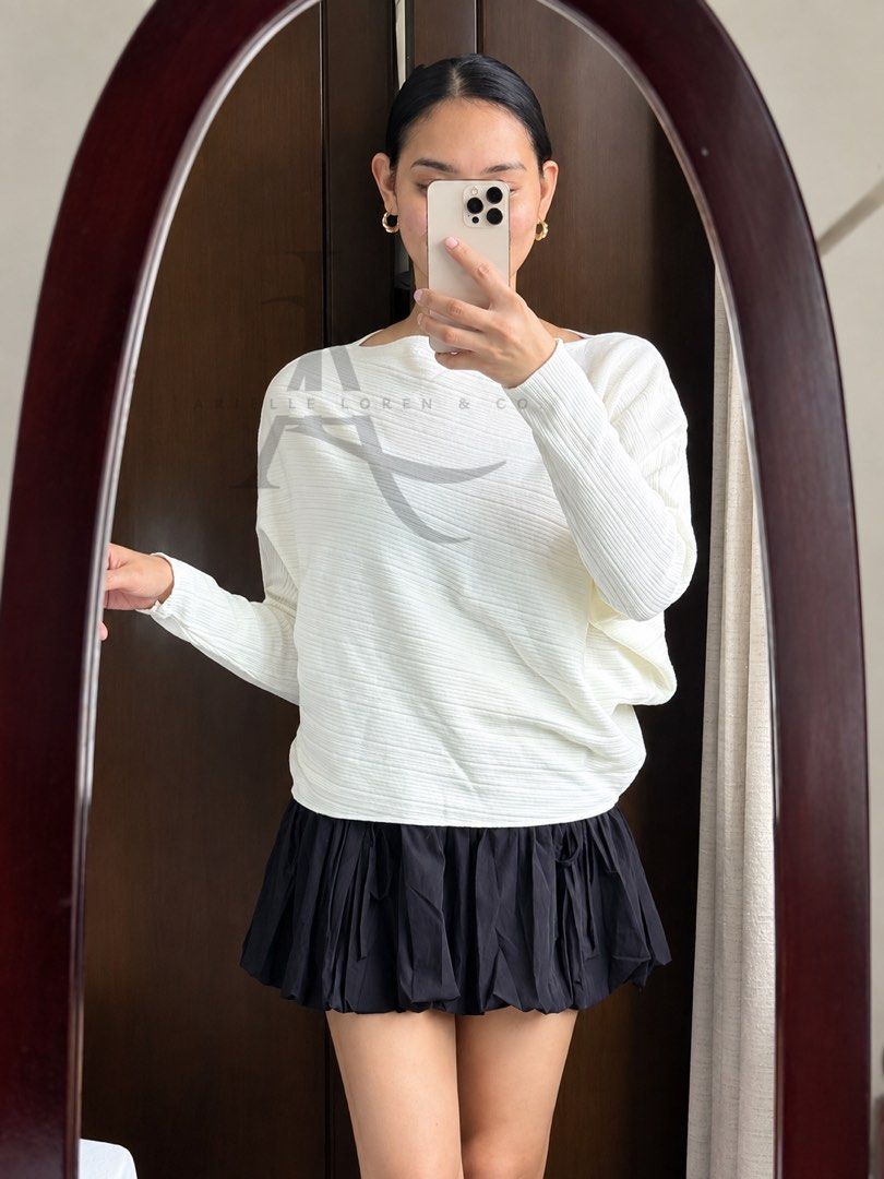 WHITE - BOAT NECK KNITTED LONG SLEEVES / PULLOVER (Category: Longsleeves) located in Manila. Submitted by ariellelorenco (Listing ID 1464569732, Image 2). Description: 👉🏻Color: White 👉🏻Plus size friendly (up to 2XL) 👉🏻Stretchable fabric 👉🏻Knitted fabric 👉🏻Boat neck neckline ***These are all actual photos ***Colors may vary due to lighting .