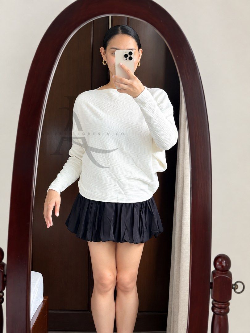 WHITE - BOAT NECK KNITTED LONG SLEEVES / PULLOVER (Category: Longsleeves) located in Manila. Submitted by ariellelorenco (Listing ID 1464569732, Image 3). Description: 👉🏻Color: White 👉🏻Plus size friendly (up to 2XL) 👉🏻Stretchable fabric 👉🏻Knitted fabric 👉🏻Boat neck neckline ***These are all actual photos ***Colors may vary due to lighting .