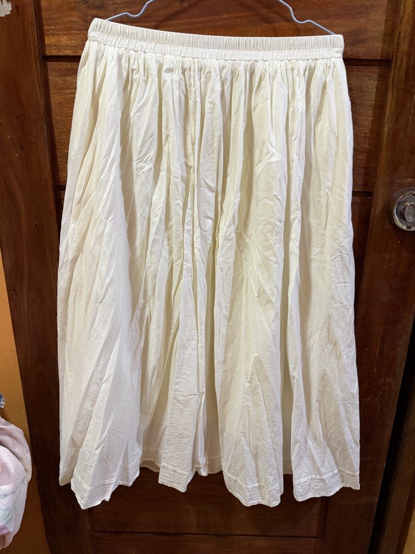 WHITE BEIGE LONG SKIRT (Category: Skirts) located in Makati City. Submitted by inxdnl (Listing ID 1464492886, Image 1). Description: IN GOOD CONDITION NO DAMAGE CAN SEND WHEN WORN OR MEASUREMENT RFS: DONT LIKE THE FITTING CAN SHIP ASAP CAN FIT UP TO 37W.