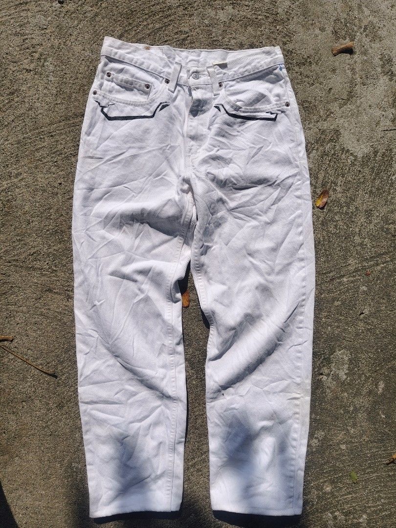White Levi's Jeans with Custom Mouth Graphic (Category: Jeans) located in Manila. Submitted by joshespino71762 (Listing ID 1464362570, Image 3). Description: WANT TO SELL‼️ SIZE:32 LEGHT/HABA : 39 TIGHT:12.5 HEM:7.5 -NEED WASH LOCATION: MANGATAREM PANGASINAN JNT COURIER GCASH.