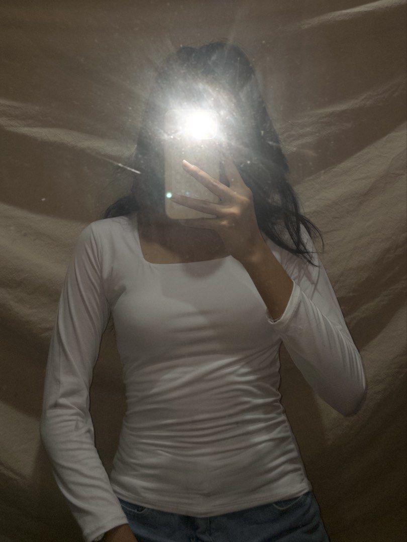 white square neck longsleeves (Category: Longsleeves) located in Nabunturan. Submitted by drollingarms.ph (Listing ID 1464513765, Image 2). Description: xs-s.