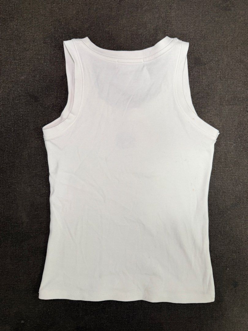 white top (Category: Others Tops) located in Paranaque City. Submitted by phoebeways (Listing ID 1464430450, Image 2). Description: .