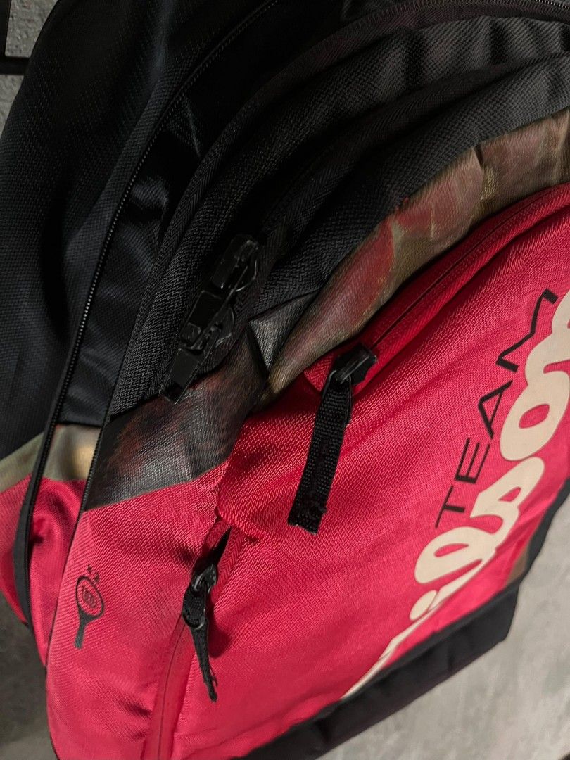 Wilson Badminton bag (Category: Backpacks) located in Manila. Submitted by _thrift_time (Listing ID 1464567548, Image 2). Description: Thrifted Excellent condition Authentic Issue: None.