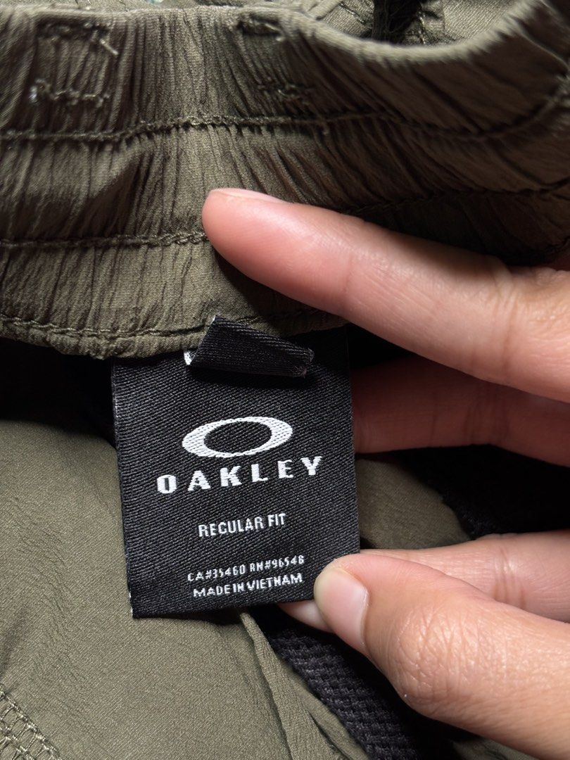 Windproof Oakley FGL Outdoor Short (Category: Shorts) located in Valenzuela. Submitted by telagram (Listing ID 1464484104, Image 2). Description: .