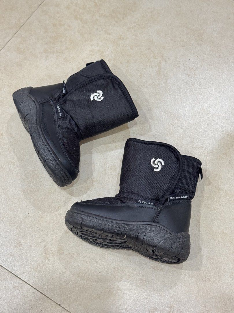 Winter Boots - Toddler Snow Shoes (Category: Babies & Kids Fashion) located in Cavite. Submitted by shopizzy (Listing ID 1464378349, Image 3). Description: Chute Snow Winter Boots Toddler Size: UK 6.5/7.5 - US 7/8 - EU 23/24 My baby used this in Australia during winter, very comfy and not slippery. .