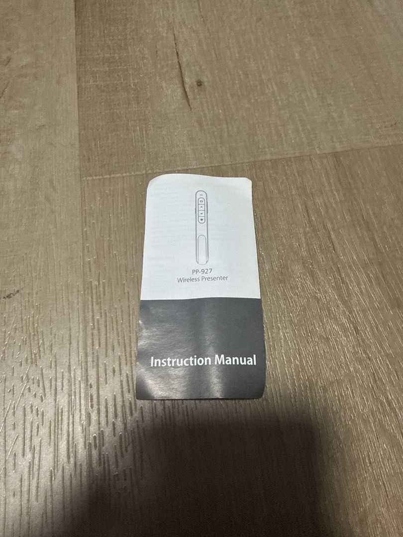 Wireless presenter (Category: Stationery & School Supplies) located in Singapore. Submitted by rach.f (Listing ID 1464422413, Image 3). Description: .