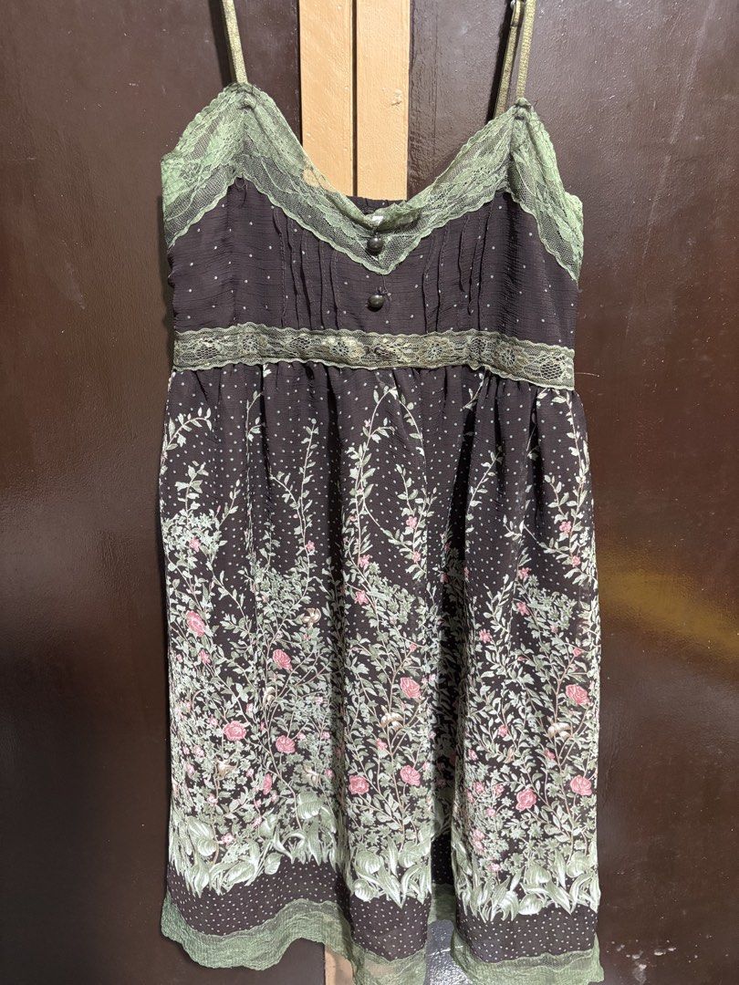 Women's Dress (Category: Dresses) located in Quezon City. Submitted by den.declutters (Listing ID 1464507421, Image 1). Description: .