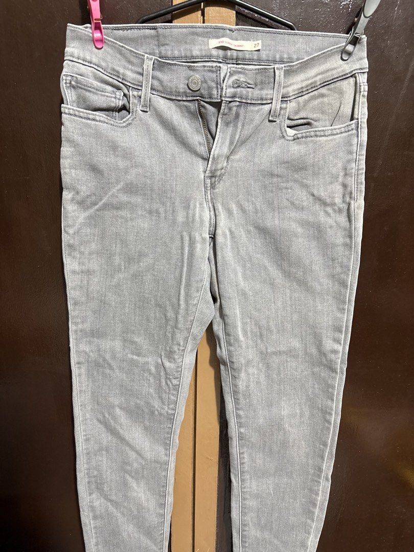 Women's Jeans (Category: Jeans) located in Quezon City. Submitted by den.declutters (Listing ID 1464567711, Image 1). Description: Fits 27 waist line.