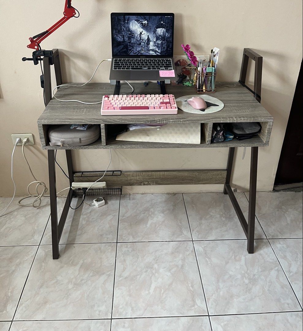 Wooden Study Desk with Storage - Modern Design (Category: Tables & Sets) located in Mandaluyong City. Submitted by cookieecattooo (Listing ID 1464426527, Image 2). Description: Santabg Study table Measurement: 90x50 Very sturdy and maganda. Rfs is just want to upgrade to a different one. Can di pickup or delivery.