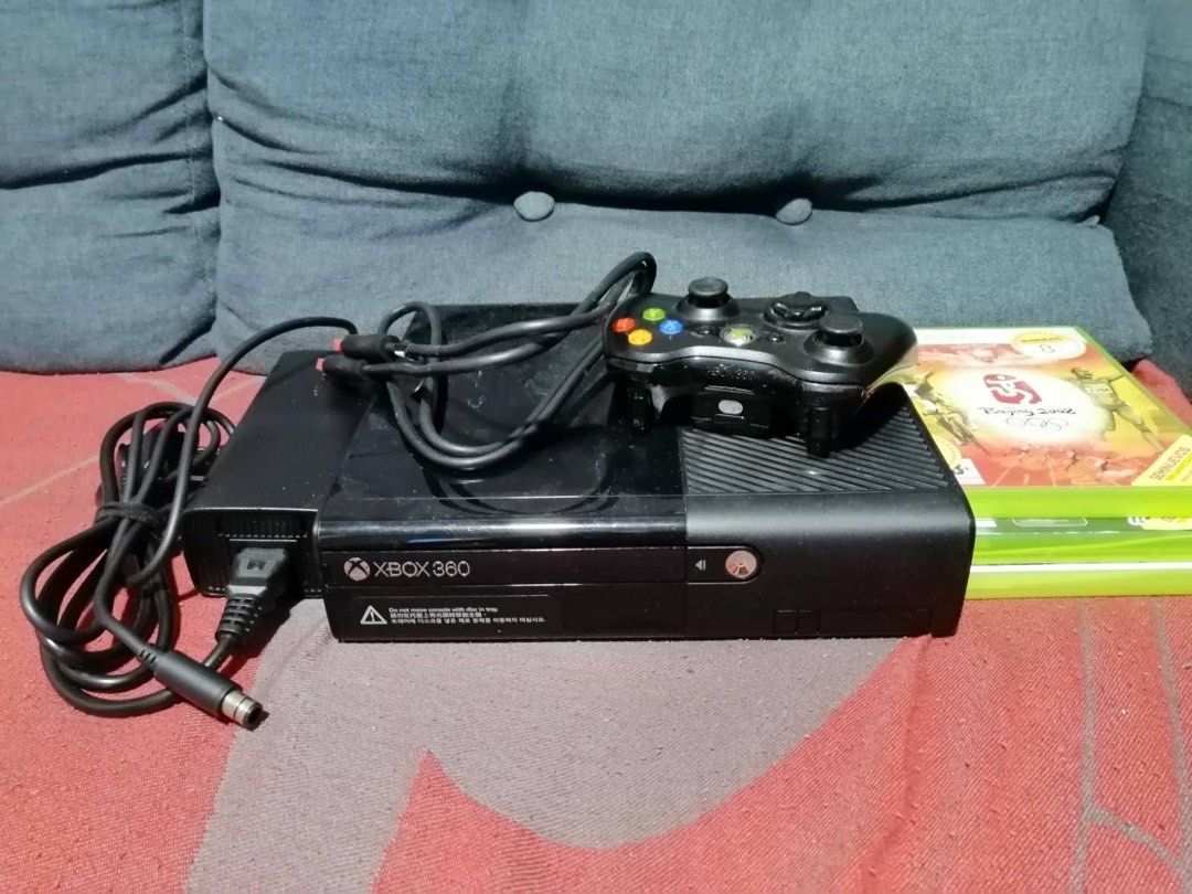 Xbox 360 (Category: Xbox) located in Quezon City. Submitted by kkooobbiii (Listing ID 1464377380, Image 2). Description: - xbox is working fine - with free gaming cds (3pcs) 📍Q.C / Mandaluyong.