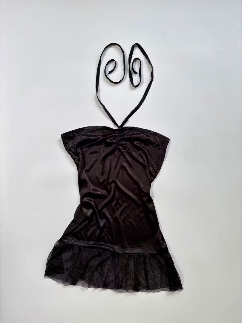 Y2k black halter silk top (Category: Others Tops) located in San Enrique. Submitted by getsthrift (Listing ID 1464499044, Image 1). Description: minu du s-m.