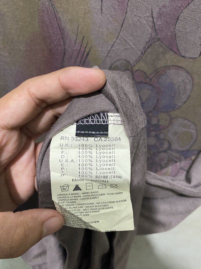 Y2K DIESEL BLACK & GOLD (Category: Sleeveless) located in Rizal. Submitted by thrift.cartel (Listing ID 1464443153, Image 3). Description: .
