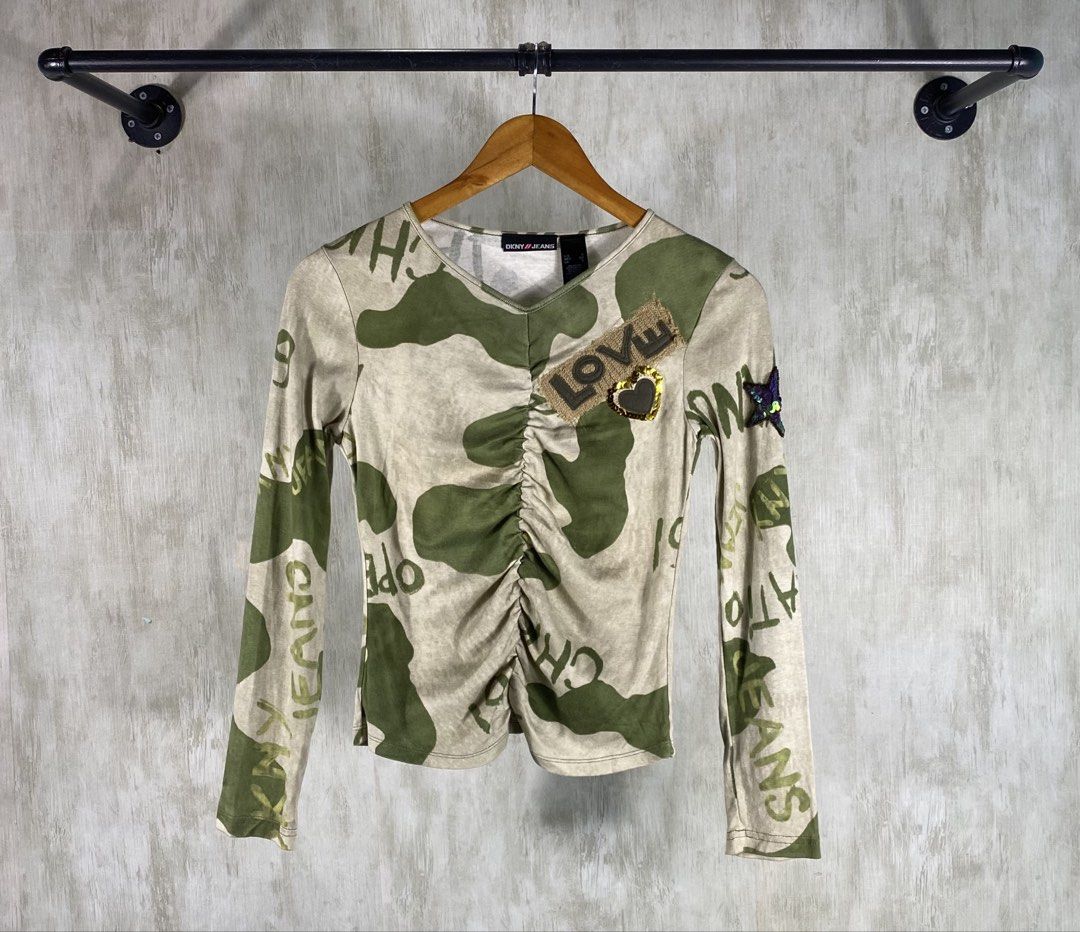 Y2k DKNY (Category: Longsleeves) located in Cabanatuan. Submitted by luwer (Listing ID 1464512659, Image 1). Description: Y2k DKNY Very Good Condition Check All Details and Pic.