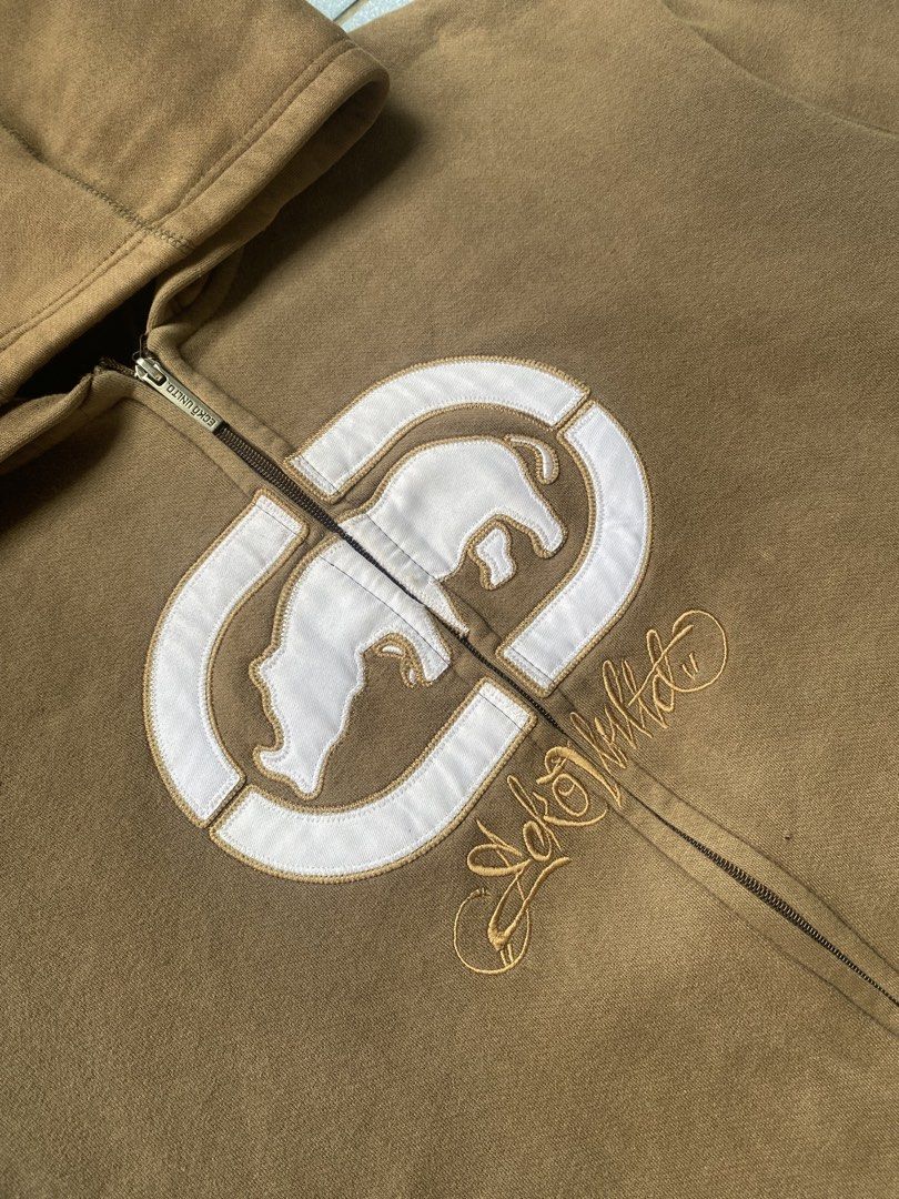 Y2K ECKO UNLTD (Category: Hoodies) located in Cabuyao City. Submitted by badthrift_pat (Listing ID 1460930002, Image 2). Description: Y2K ECKO UNLTD 👕WIDTH:27.5 👕LENGTH:29.6 FLAWS:PIN HOLE 🏷️:1.499.