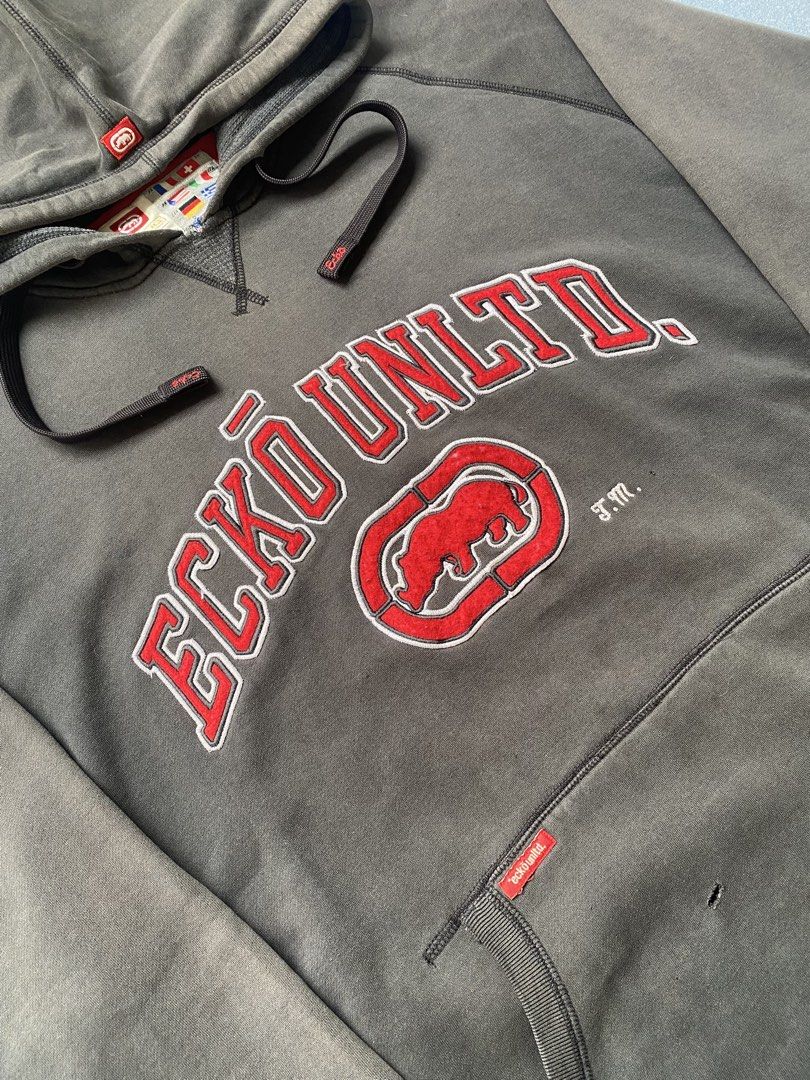 Y2K ECKO UNLTD (Category: Hoodies) located in Cabuyao City. Submitted by badthrift_pat (Listing ID 1464420696, Image 2). Description: Y2K ECKO UNLTD 👕WIDTH:29 👕LENGTH:33.5 FLAWS:GOOD FADE/HOLE 🏷️:999.