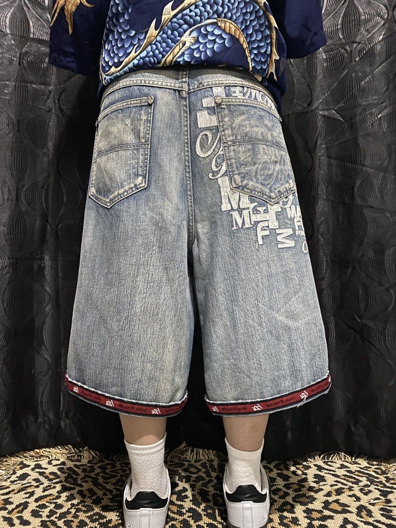 Y2K MAJAH FLAVA (Category: Jeans) located in Cabuyao City. Submitted by badthrift_pat (Listing ID 1464420411, Image 1). Description: Y2K MAJAH FLAVAH 👖WAIST:37 👖LENGTH:26 👖THIGH:14.5 👖LEG OPEN:12.5 FLAWS:SCRATCH/MINIMAL FADE DESIGN 🏷️:1.299.