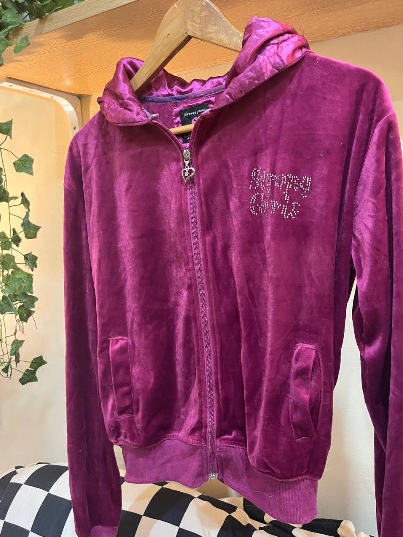Y2K velour Full zip jacket (Category: Coats, Jackets and Outerwear) located in Quezon City. Submitted by michypeachyy1 (Listing ID 1464493739, Image 2). Description: 380 plus shipment 22 inches width 21 inches length 22 inches sleeves.