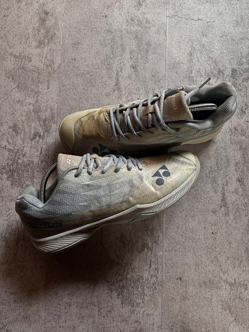 Yonex Aerus (Category: Sneakers) located in Manila. Submitted by _thrift_time (Listing ID 1464443965, Image 2). Description: Thrifted Excellent condition Authentic.