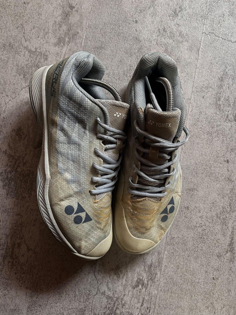 Yonex Aerus (Category: Sneakers) located in Manila. Submitted by _thrift_time (Listing ID 1464443965, Image 3). Description: Thrifted Excellent condition Authentic.