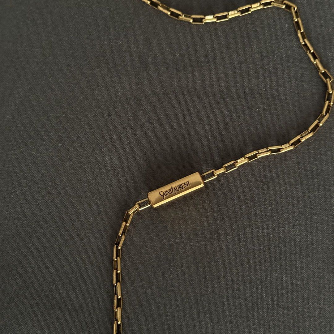 YSL (Category: Luxury Bags & Wallets) located in Makati City. Submitted by pmtoshop (Listing ID 1464391158, Image 3). Description: Liane flat chain shoulder bag.