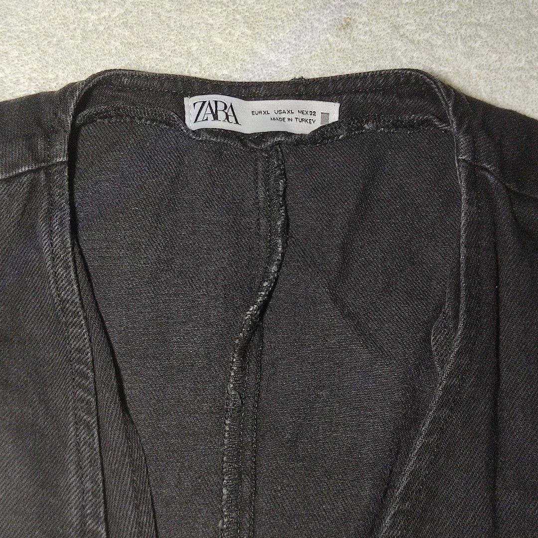 Zara Black Denim Vest (Category: Coats, Jackets and Outerwear) located in Bacoor. Submitted by kmrynl (Listing ID 1464436941, Image 2). Description: Rfs: decluttering - no issue - manage expectations; no ww - see last photos for measurements (in) MOP: BPI/Maribank only MOD: J&T/Lalamove.