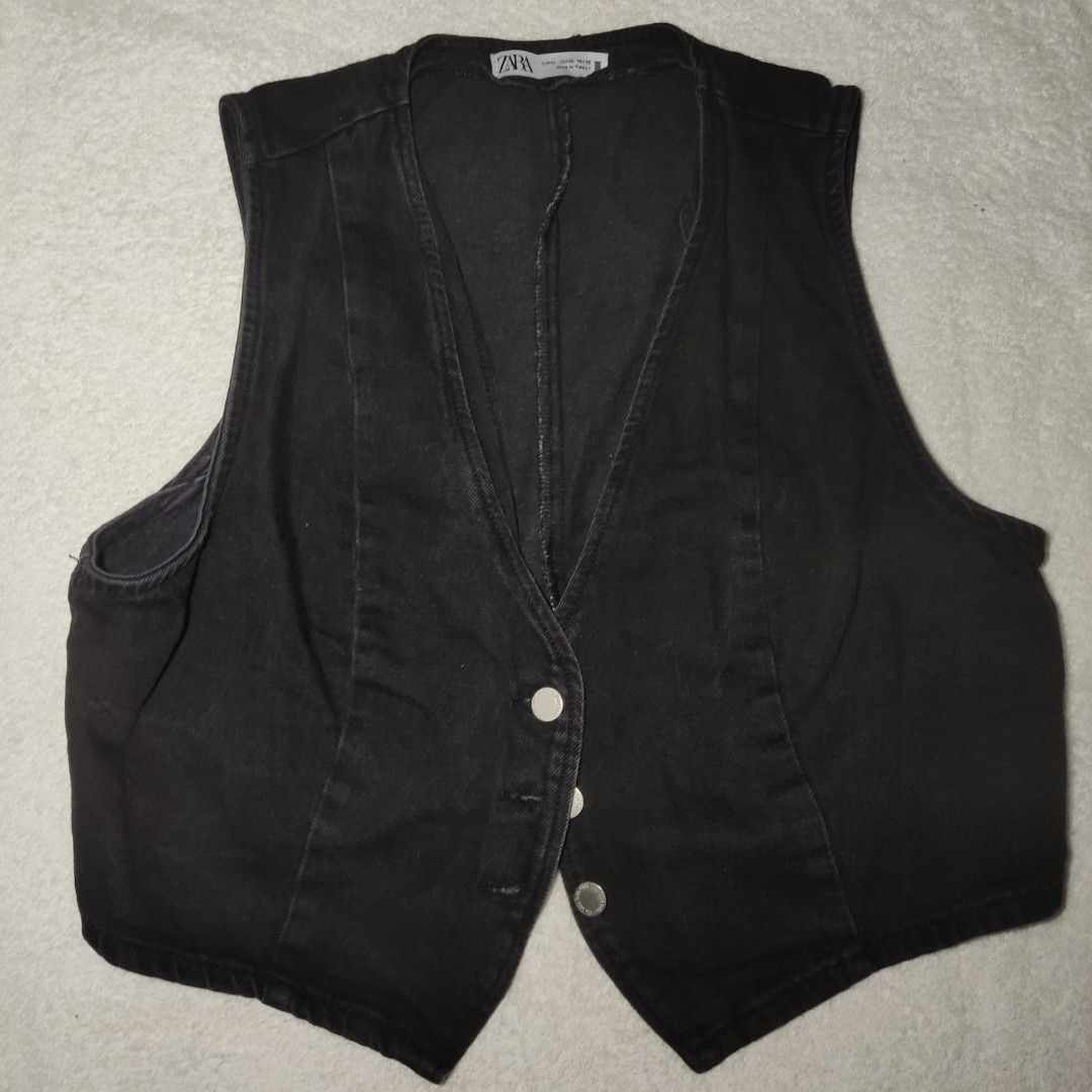 Zara Black Denim Vest (Category: Coats, Jackets and Outerwear) located in Bacoor. Submitted by kmrynl (Listing ID 1464436941, Image 1). Description: Rfs: decluttering - no issue - manage expectations; no ww - see last photos for measurements (in) MOP: BPI/Maribank only MOD: J&T/Lalamove.
