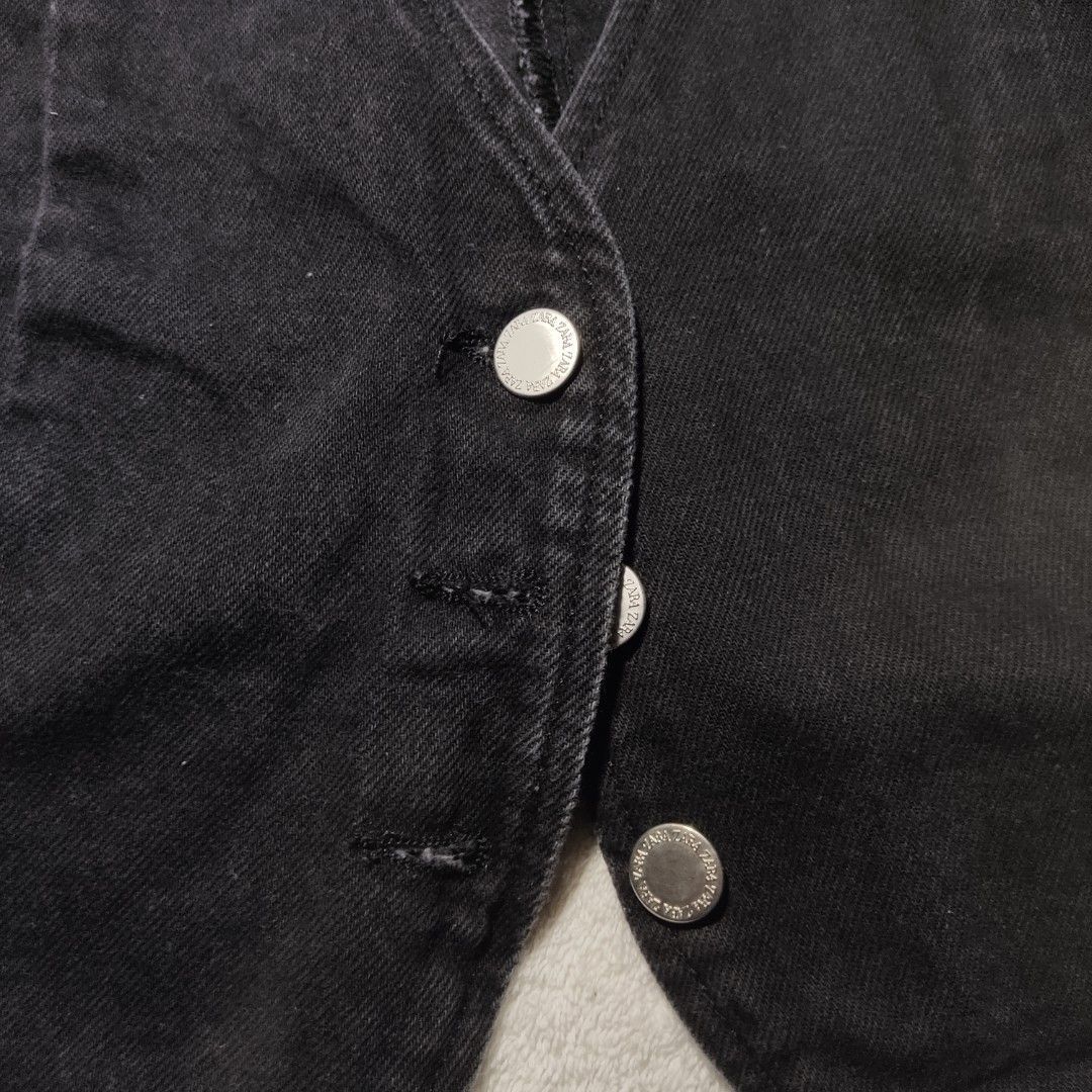 Zara Black Denim Vest (Category: Coats, Jackets and Outerwear) located in Bacoor. Submitted by kmrynl (Listing ID 1464436941, Image 3). Description: Rfs: decluttering - no issue - manage expectations; no ww - see last photos for measurements (in) MOP: BPI/Maribank only MOD: J&T/Lalamove.