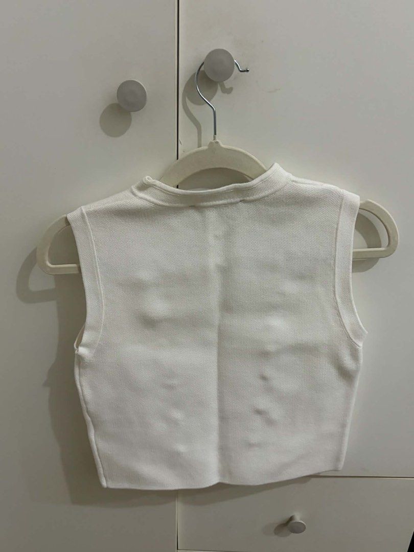 Zara blouse (Category: Blouses) located in Manila. Submitted by bookishtati (Listing ID 1464462123, Image 2). Description: .