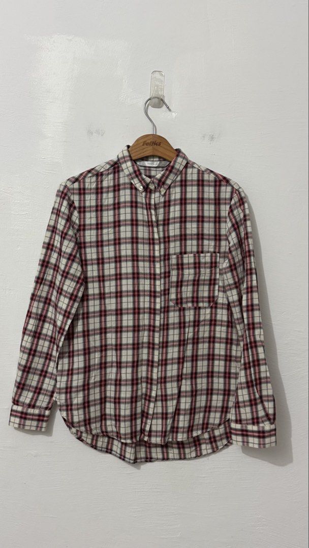 ZARA COTTON PLAID BUTTONDOWN (Category: Longsleeves) located in Cordova. Submitted by thedecluterrer (Listing ID 1464358686, Image 1). Description: .