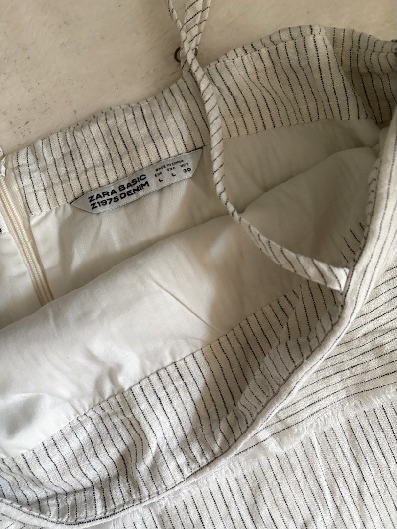 Zara denim (Category: Dresses) located in Manila. Submitted by jean777_love (Listing ID 1464569289, Image 3). Description: .