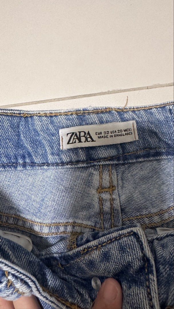 Zara Denim Pants (Category: Jeans) located in Muntinlupa City. Submitted by shop.me.11 (Listing ID 1464491535, Image 3). Description: Zara Denim Pants Waist = 26 inches.