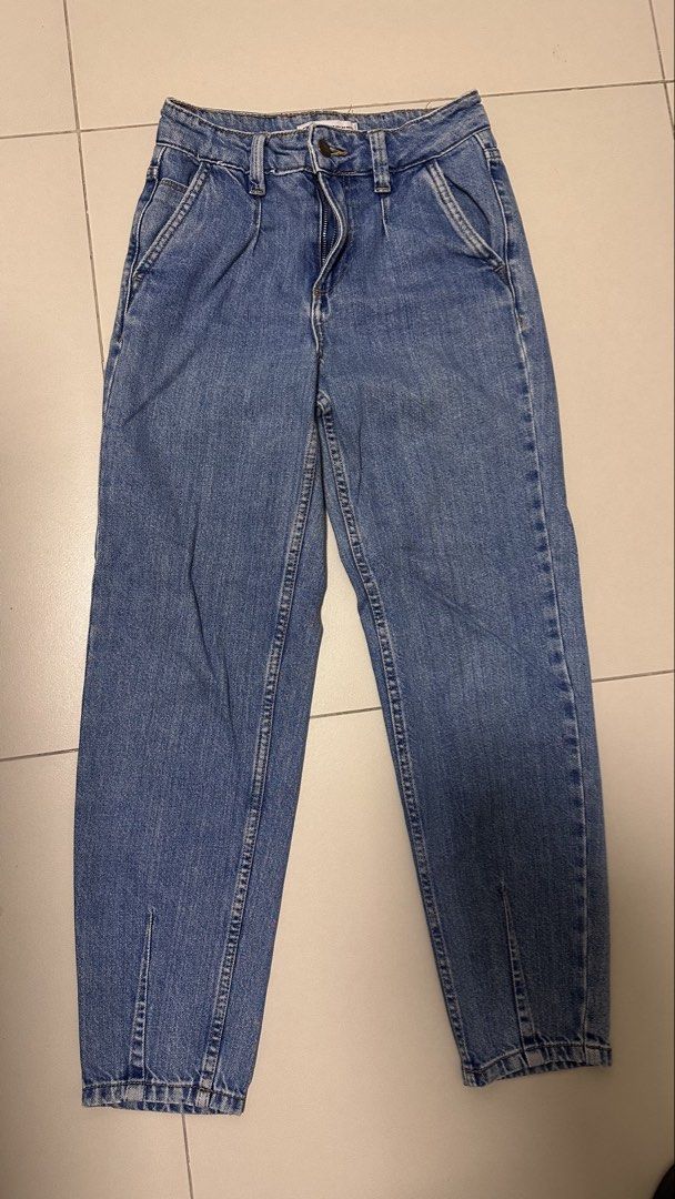 Zara Denim Pants (Category: Jeans) located in Muntinlupa City. Submitted by shop.me.11 (Listing ID 1464491535, Image 1). Description: Zara Denim Pants Waist = 26 inches.