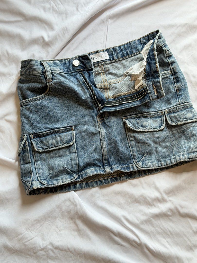 Zara Denim Skirt | XS (Category: Skirts) located in Manila. Submitted by nlmcloset (Listing ID 1464402976, Image 2). Description: Fixed price.