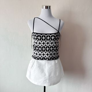 (Category: ) located in . Submitted by rosywardrobe (Listing ID 1464445481, Image 1). Description: .