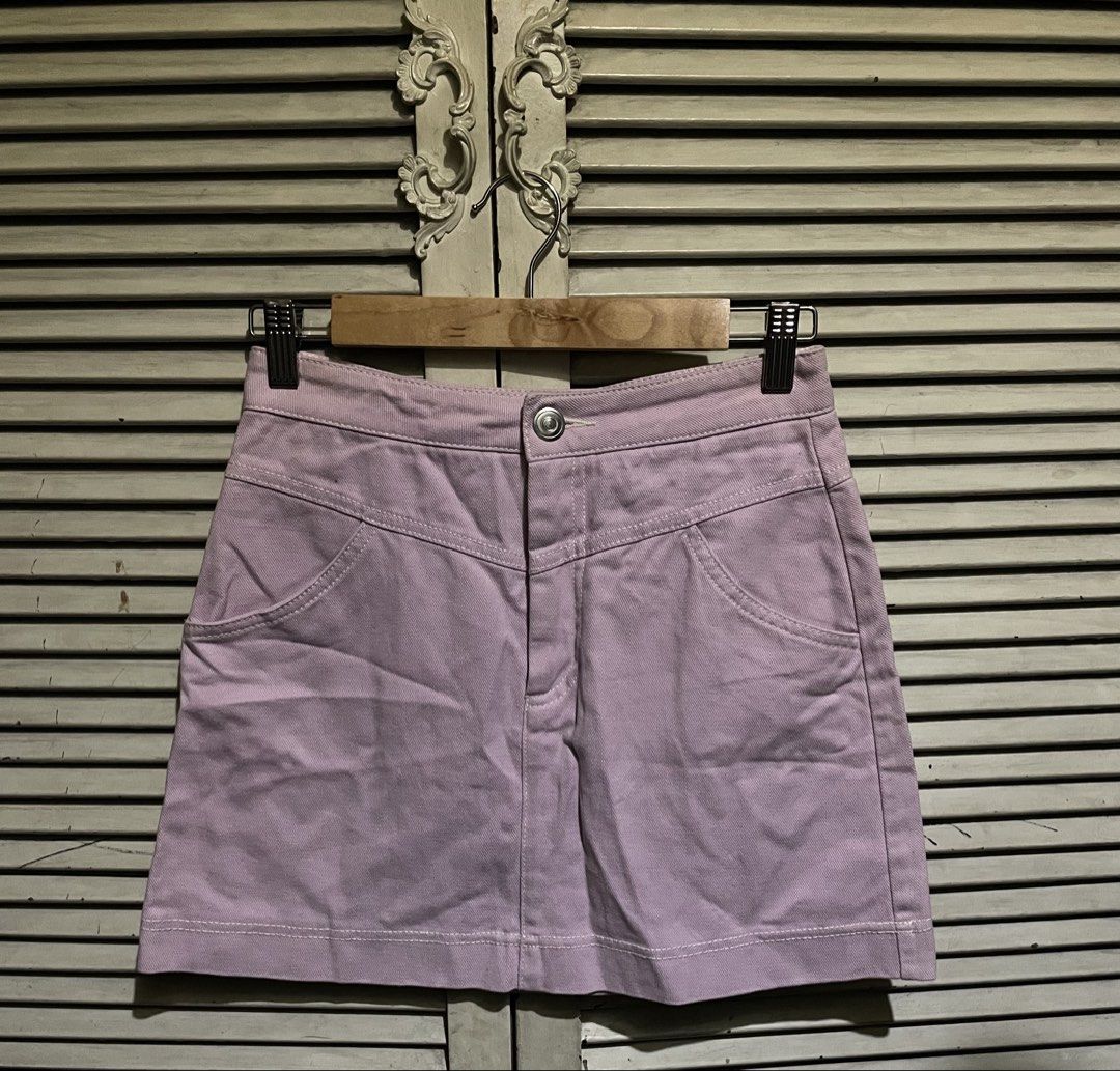Zara Lavender Denim Mini Skirt (Category: Skirts) located in Quezon City. Submitted by venizia (Listing ID 1464392864, Image 1). Description: - Zara Lavender Denim Mini Skirt - Size: S - Made in Turkey - Classic five-pocket styling - Button and zip closure - Versatile: pairs well with t-shirts or cute tops.