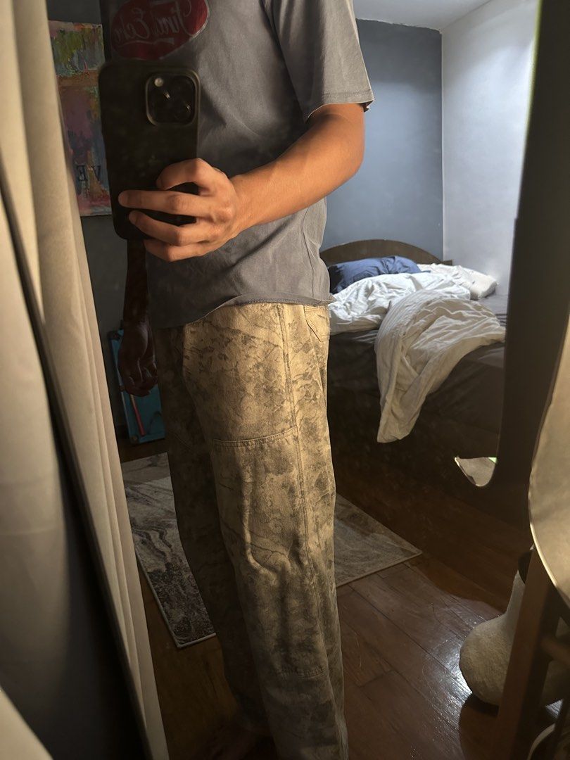 Zara Marble Print Straight Leg Jeans (Category: Jeans) located in Manila. Submitted by zylesaints (Listing ID 1464519746, Image 1). Description: Grey marble print jeans from Zara. Straight leg fit. Made in Turkey. Size EUR 36, USA 29, MEX 29. Good for casual wear. Check out the photos for details. Small Waist REF 5’11 Like New Double Knee .