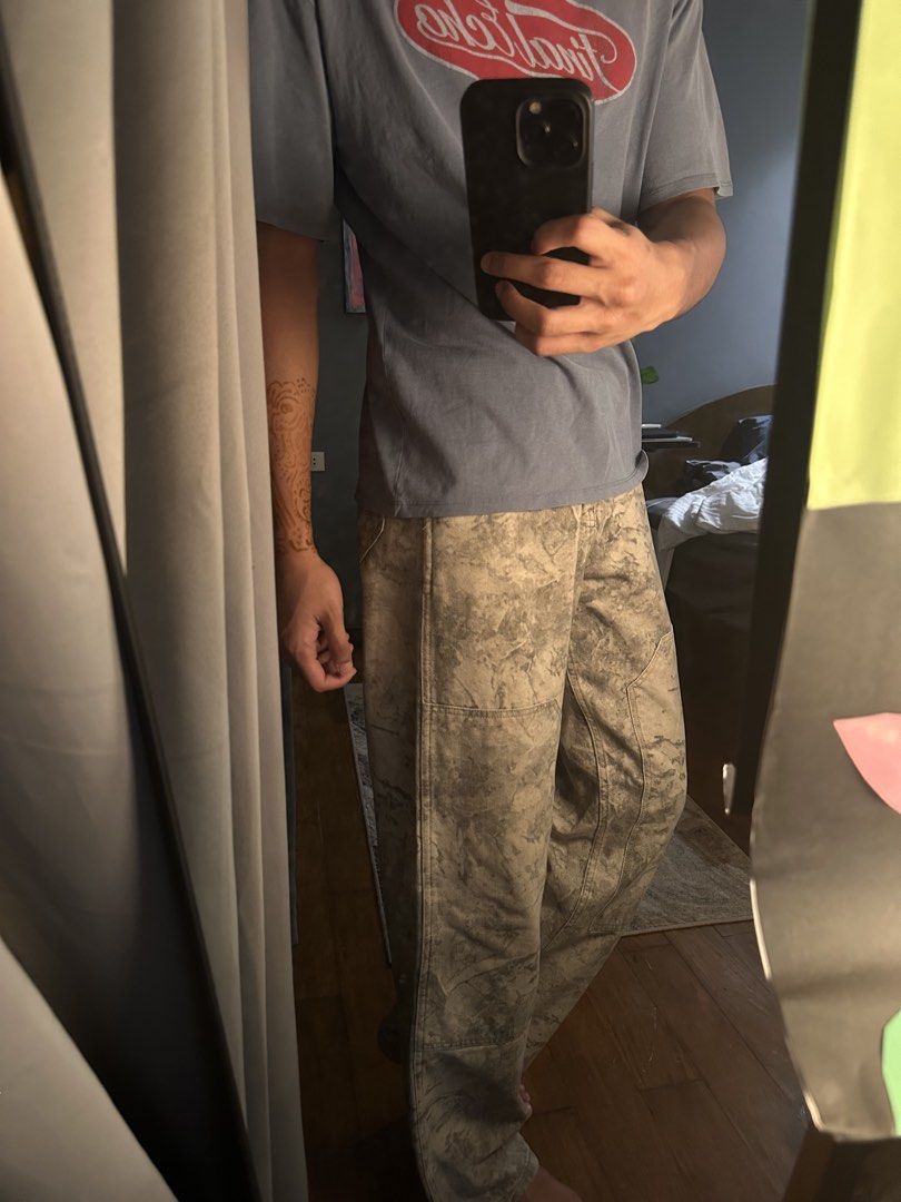 Zara Marble Print Straight Leg Jeans (Category: Jeans) located in Manila. Submitted by zylesaints (Listing ID 1464519746, Image 2). Description: Grey marble print jeans from Zara. Straight leg fit. Made in Turkey. Size EUR 36, USA 29, MEX 29. Good for casual wear. Check out the photos for details. Small Waist REF 5’11 Like New Double Knee .