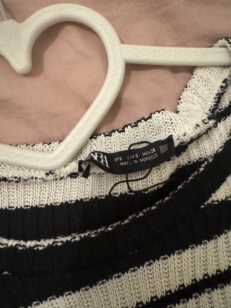 ZARA Striped Top (Category: Blouses) located in Davao. Submitted by charmisokay (Listing ID 1464550211, Image 3). Description: Bought in Zara Greenbelt last year No longer available on their webside Can fit up to semi large Bought for about 1900 Willing to meet up Taft area.