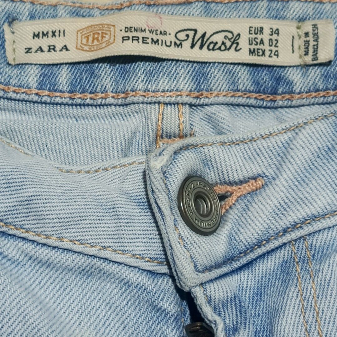 ZARA vintage denim shorts (Category: Shorts) located in Paracale. Submitted by lilyhunnyy (Listing ID 1463011827, Image 3). Description: CODE 1A520 ─ ZARA ─ condition: 10/10 ─ send a dm if u have questions.