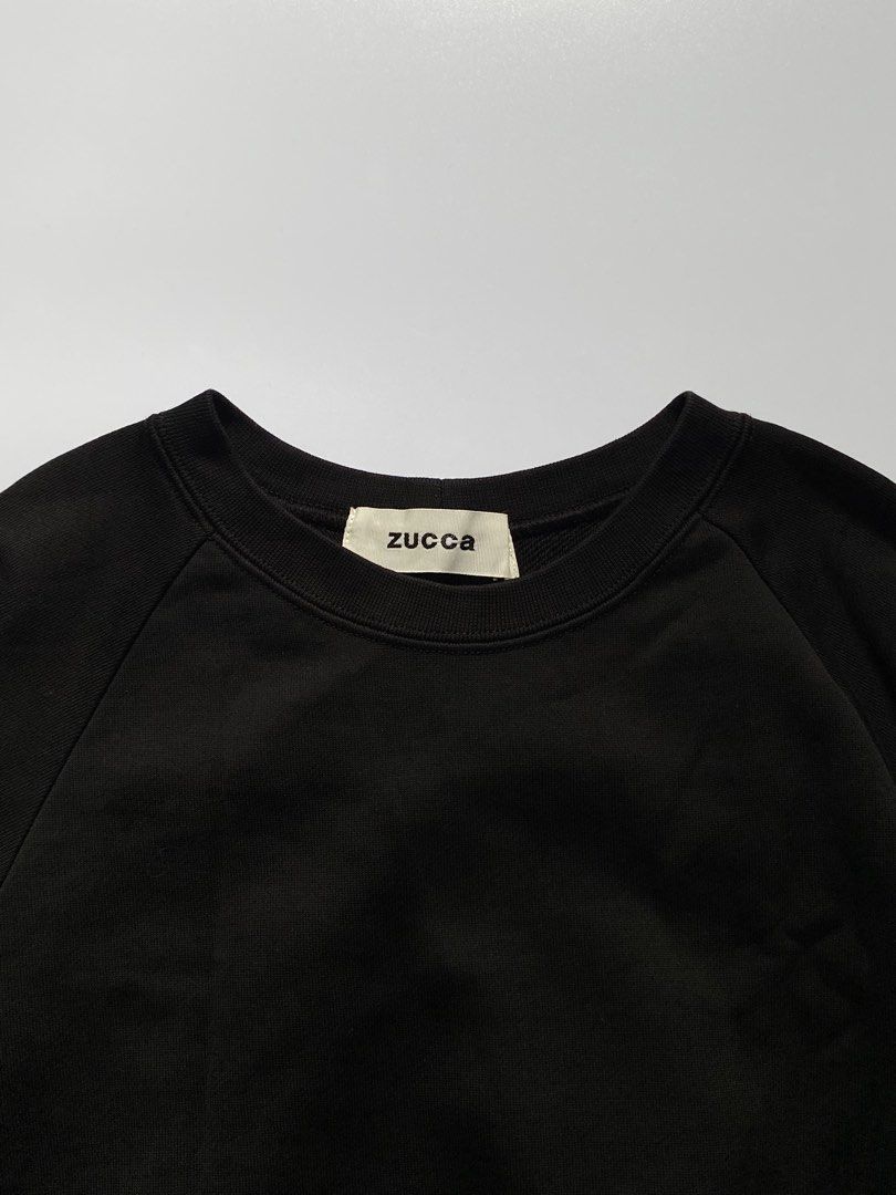 Zucca Crewneck Hybrid Longsleeve (Category: Coats, Jackets and Outerwear) located in Manila. Submitted by lexia_swrdrbfinds (Listing ID 1464464337, Image 3). Description: ⋆ 𐙚 ̊ Vintage 90s Zucca Issey Miyake Sweatshirt 🌸 𝓈𝒾𝓏ℯ ℴ𝓃 𝓉𝒶𝑔: M 🩷 𝓁ℯ𝓃𝑔𝓉𝒽: 27 🌷 𝓌𝒾𝒹𝓉𝒽: 18 🎀 𝒸ℴ𝓃𝒹𝒾𝓉𝒾ℴ𝓃: 10/10 🫧 𝒻𝓁𝒶𝓌𝓈: none 𝓅𝓇𝒾𝒸ℯ: 1499 ✦ 𝓅𝓁𝓊𝓈 𝓈𝒽𝒾𝓅𝓅𝒾𝓃𝑔 𝒻ℯℯ.