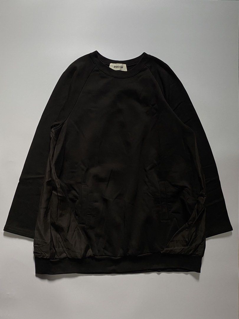 Zucca Crewneck Hybrid Longsleeve (Category: Coats, Jackets and Outerwear) located in Manila. Submitted by lexia_swrdrbfinds (Listing ID 1464464337, Image 1). Description: ⋆ 𐙚 ̊ Vintage 90s Zucca Issey Miyake Sweatshirt 🌸 𝓈𝒾𝓏ℯ ℴ𝓃 𝓉𝒶𝑔: M 🩷 𝓁ℯ𝓃𝑔𝓉𝒽: 27 🌷 𝓌𝒾𝒹𝓉𝒽: 18 🎀 𝒸ℴ𝓃𝒹𝒾𝓉𝒾ℴ𝓃: 10/10 🫧 𝒻𝓁𝒶𝓌𝓈: none 𝓅𝓇𝒾𝒸ℯ: 1499 ✦ 𝓅𝓁𝓊𝓈 𝓈𝒽𝒾𝓅𝓅𝒾𝓃𝑔 𝒻ℯℯ.