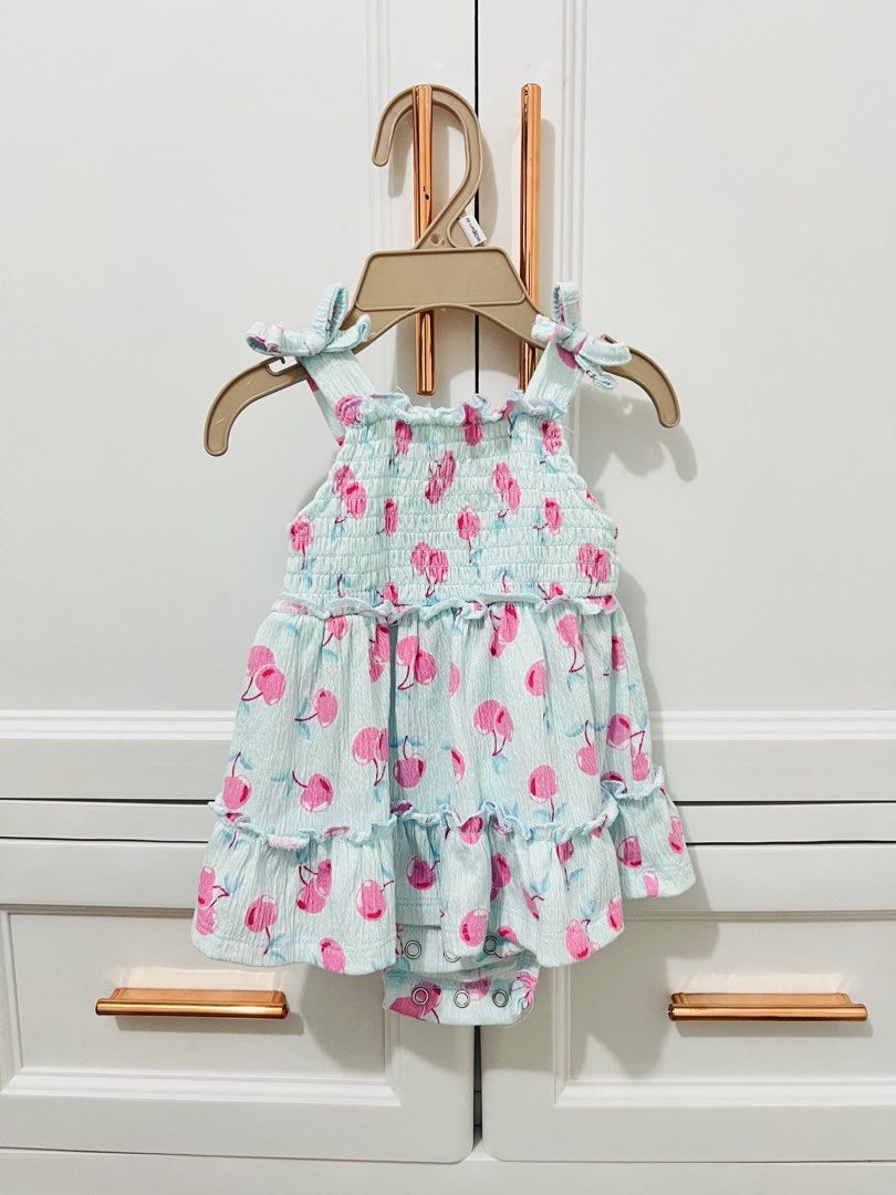 0-3m baby dress (Category: Babies & Kids Fashion) located in Mandaluyong City. Submitted by jhapss (Listing ID 1464693972, Image 1). Description: 0-3m washed but never use .