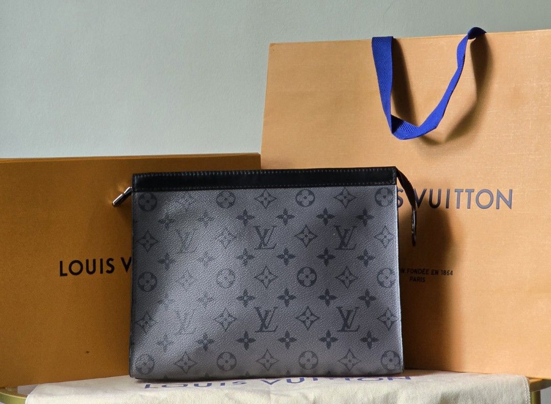 100% Authentic Louis Vuitton Voyage (Microchip) (Category: Luxury Bags & Wallets) located in Cebu City. Submitted by anythingunderthesun0211 (Listing ID 1464571464, Image 1). Description: complete inclusions with ENTRUPY.