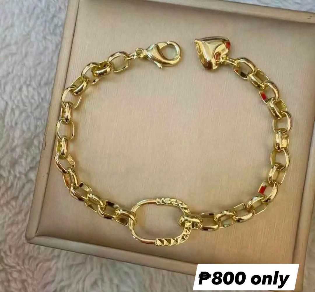 14K Vermeil Gold 2n1 Set (Category: Necklaces) located in Caloocan City. Submitted by cheskhaionlinestore2.0 (Listing ID 1464583084, Image 2). Description: New Collection 🥰 14k GOLD VERMEIL Super Sale ⚡ Necklace and Bracelet Set ₱1150 only📌 What is Vermeil Gold? 14K Vermiel Gold Gold vermeil (pronounced ver-may) is a high-quality type of gold-plated jewelry defined by a sterling silver base metal, a thick gold layer (at least 2.5 microns), and 
