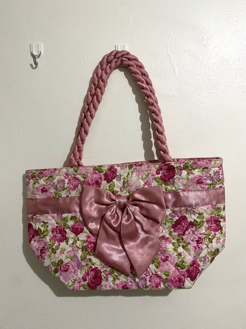 ₱150 Preloved Bags (Category: Shoulder Bags) located in Tarlac. Submitted by elcutesy777 (Listing ID 1464624999, Image 2). Description: .