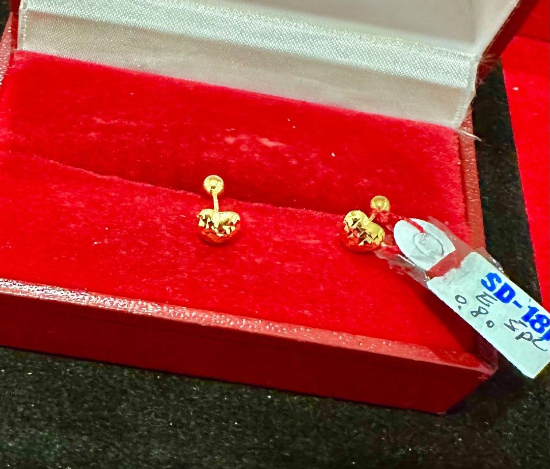 18k Saudi gold de roscas earrings (Category: Earrings) located in Manila. Submitted by bhelgoldseller2ndaccount (Listing ID 1464592447, Image 1). Description: New!!✨New!!✨New!! Authentic 18k Saudi Golds 💯pawnable/naisasanla 💯with high appraisal rate 💯good investment 💯Direct supplier price 👉OPEN for resellers 🌺please take time to evaluate their actual sizes and grams 👉Best panggift for all occasions ✅ Sold per grams not per piece Kya lowest