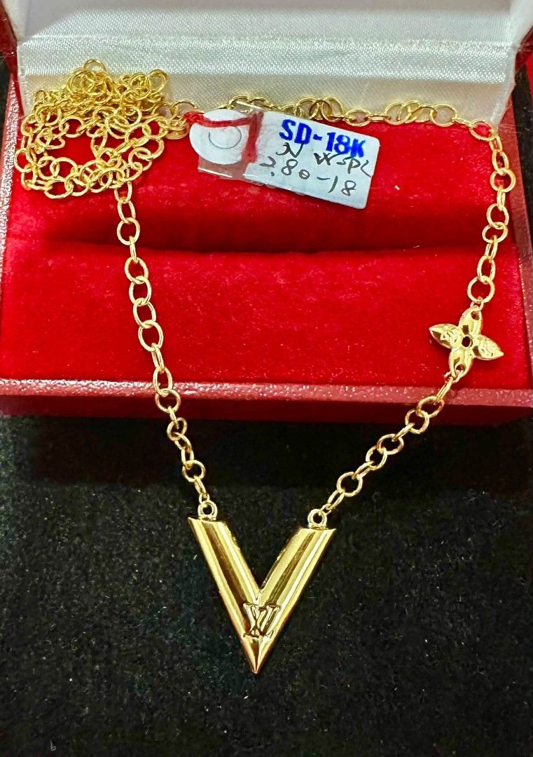 18k Saudi gold LV necklaces (Category: Necklaces) located in Manila. Submitted by bhelgoldseller2ndaccount (Listing ID 1464612082, Image 2). Description: New!!✨New!!✨New!! Authentic 18k Saudi Golds 💯pawnable/naisasanla 💯with high appraisal rate 💯good investment 💯Direct supplier price 👉OPEN for resellers 🌺please take time to evaluate their actual sizes and grams 👉Best panggift for all occasions ✅ Sold per grams not per piece Kya lowest pric