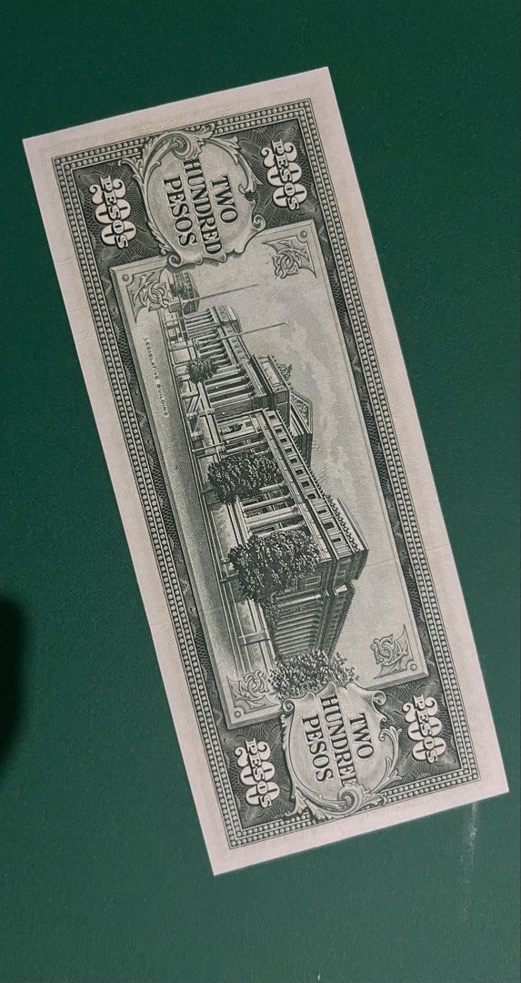 200p - English Series - A021336 (Category: Currency) located in Makati City. Submitted by rpm0704 (Listing ID 1464710599, Image 2). Description: .