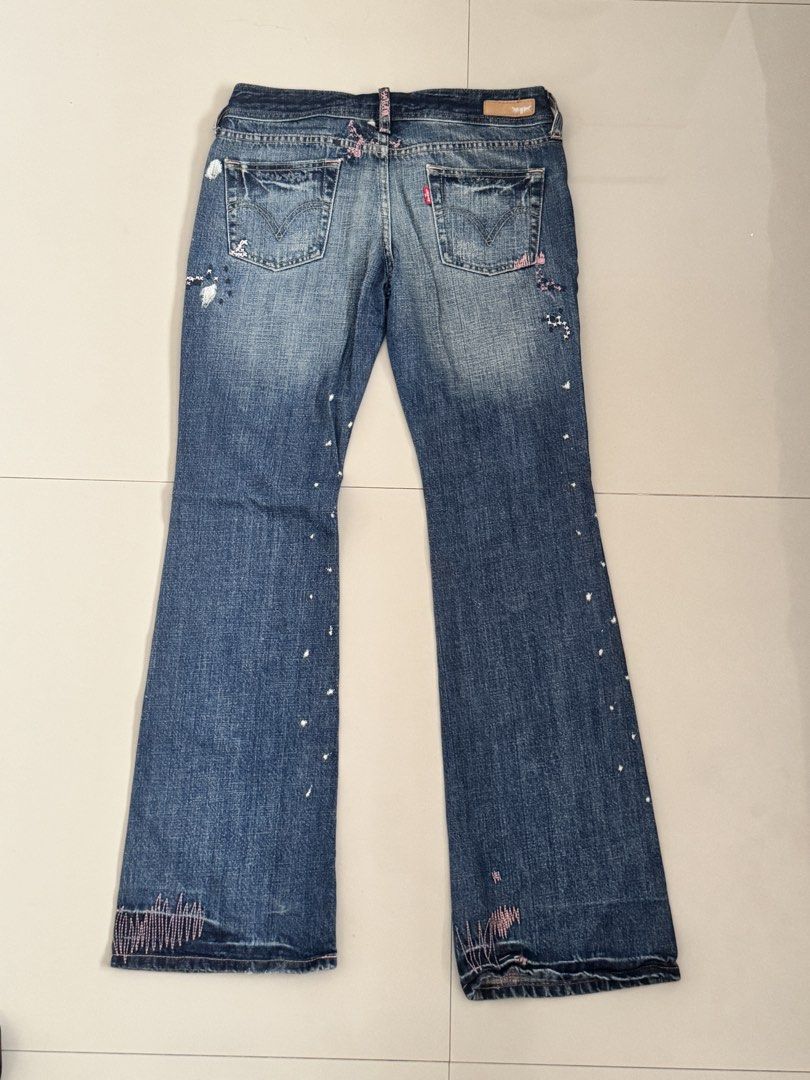 2 flared jeans Levi's and JAG (Category: Jeans) located in Iloilo. Submitted by frellyued (Listing ID 1464584296, Image 2). Description: - Brand: Levi's and JAG - Both are size: 28 - Style: Flared leg / bootcut - Levi's: Ripped, embroidery - Jag, casual fitting look 350 each 600 for both.