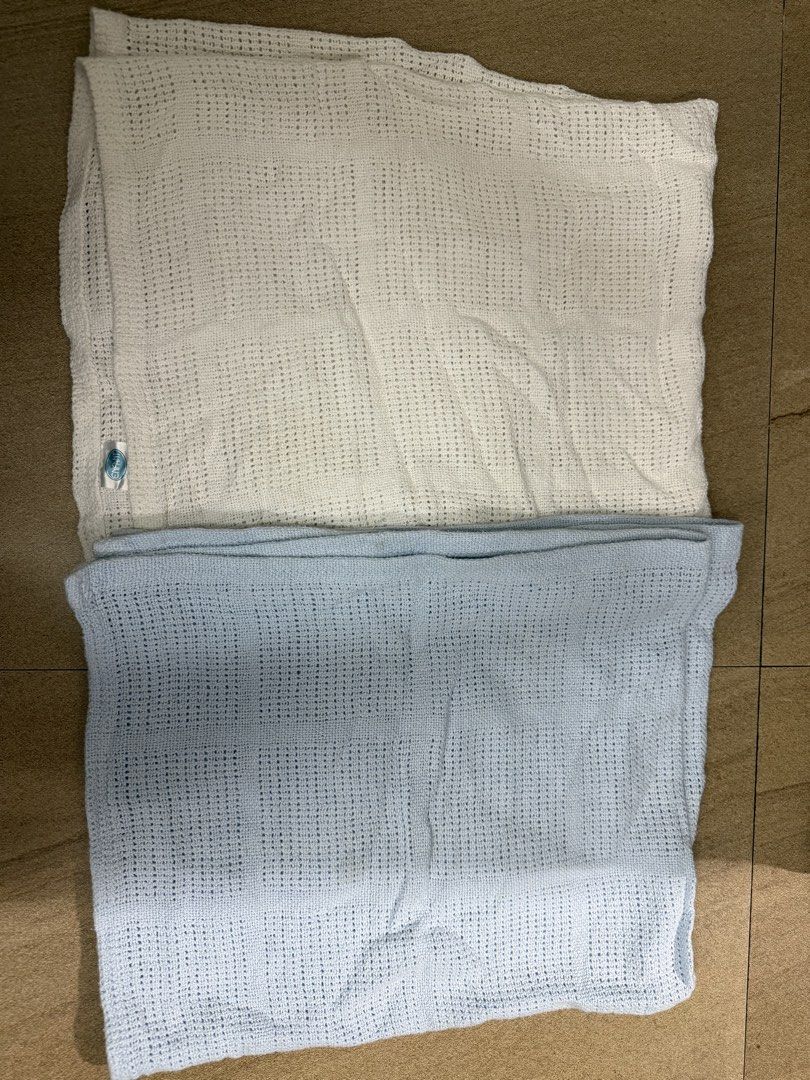 2pcs Bundle Enfant Baby Cellular Blanket 100% Cotton (Category: Bedding & Towels) located in Pasig City. Submitted by cvj25 (Listing ID 1464653576, Image 1). Description: - Set of 2 Enfant cellular blankets - Colors: White and Light Blue - Material: 100% Cotton - Features: Soft and breathable - Ideal for keeping your baby comfortable and cozy.